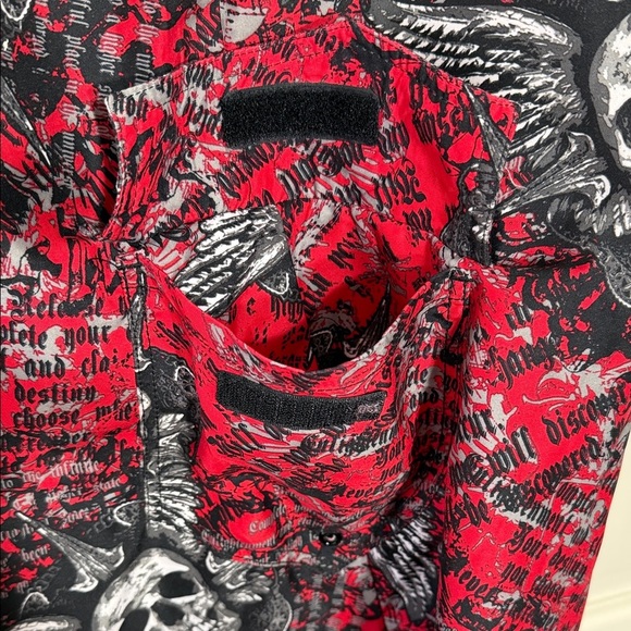 🍁Joe Boxer Red and Black Skull Print swim Shorts size 44🍁 - Picture 6 of 7